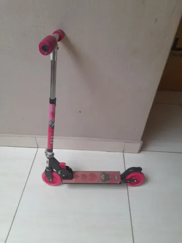 Patinete menina