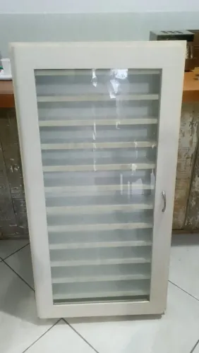 Expositor para coleções, makes e joias