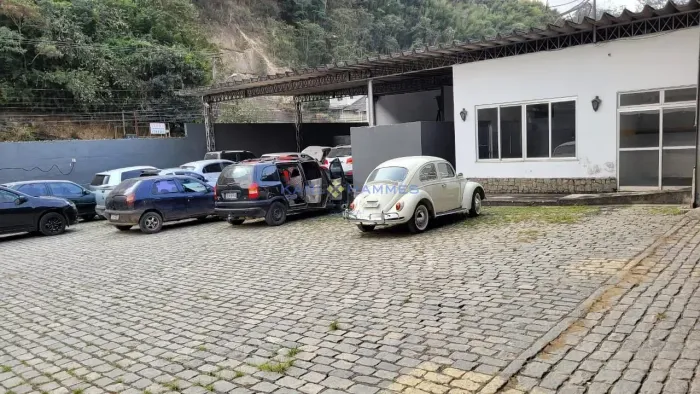 EXCELENTE GALPÃO EM CORRÊAS