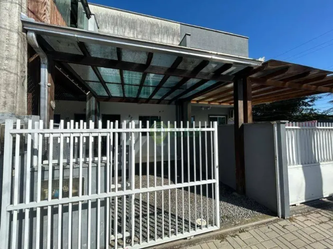 Casa com 2 dormitórios para alugar, 81 m² por R$ 2.100,00/mês - Vila Nova - Joinville/SC