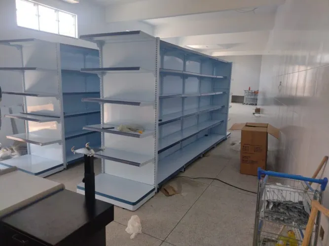 Gôndolas plateleiras