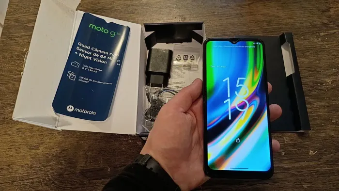 Motorola G30
