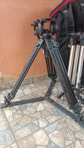 TRIPÉ PROFISSIONAL MANFROTTO 504HD - CABEÇA FLUIDA (TOP DE LINHA)