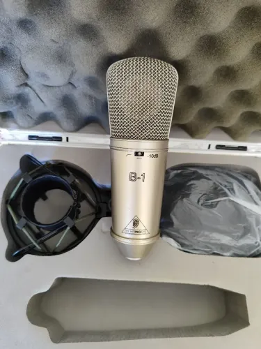 Microfone Behringer b1