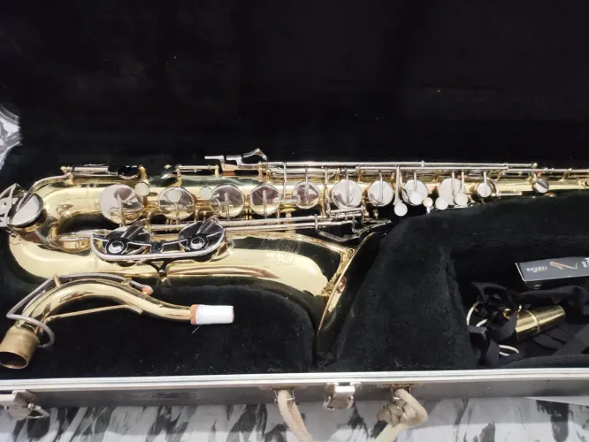 Saxofone Tenor Selmer Bundy 2