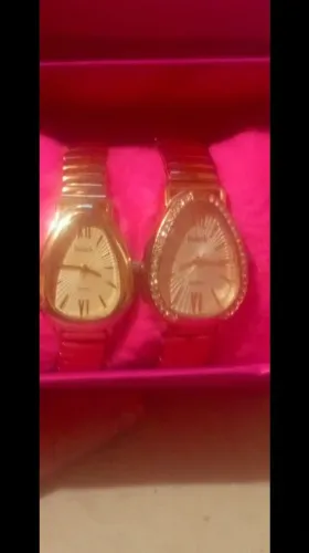 Vendo estes dois relógios novos 50 os dois