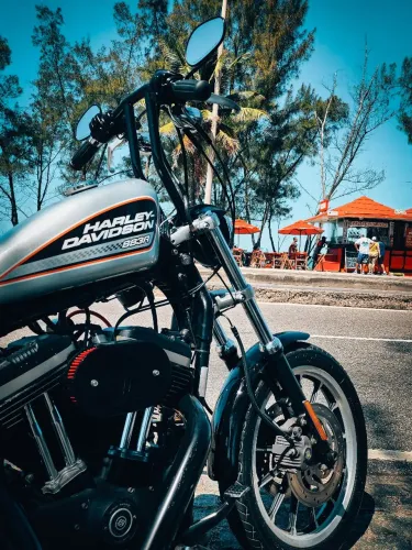 Iron 883R
