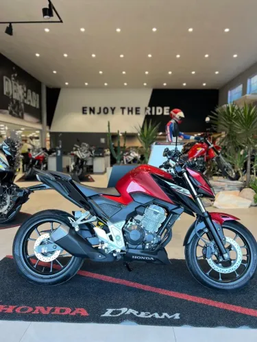 CB300F TWISTER À PRONTA ENTREGA