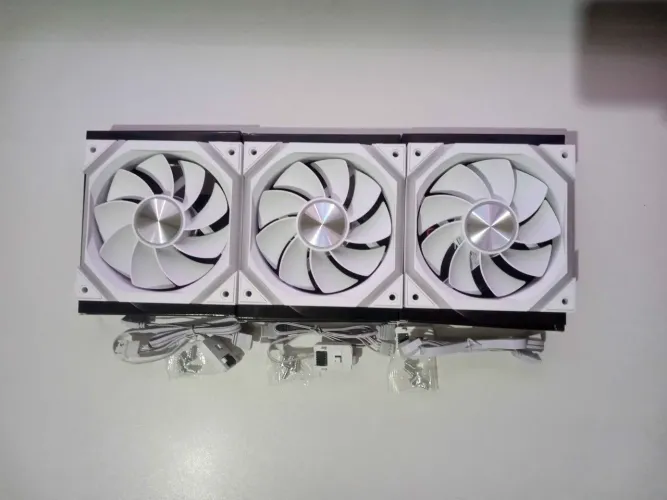 3X VENTOINHAS RISE MODE MAGNETO X REVERSAS ARGB FAN 68 CFM NOVA