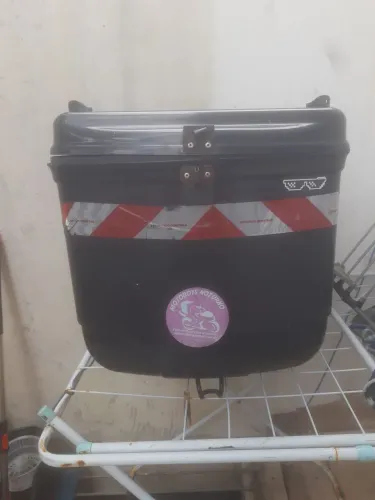Baú 140 litros motoboy com suporte