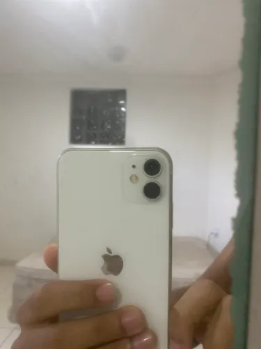 Vendo ou troco iphone 11 TODO ORIGINAL NUNCA MEXIDO.