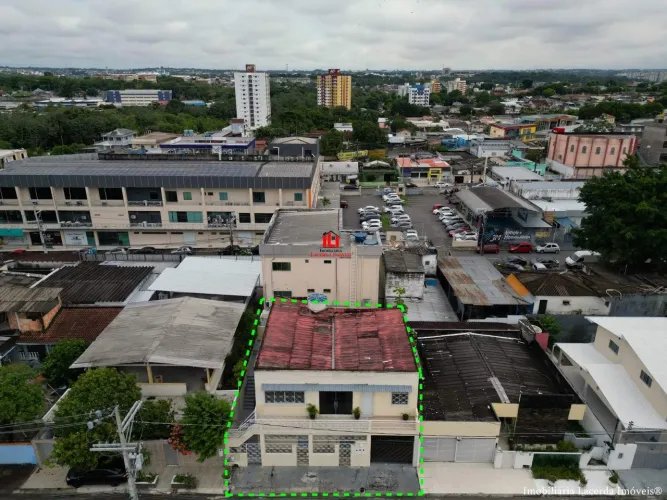 CASA - PARQUE DEZ DE NOVEMBRO, SÃO 6 APARTAMENTO INDIVIDULIZADOS, GERA UMA BOA RENDA MES