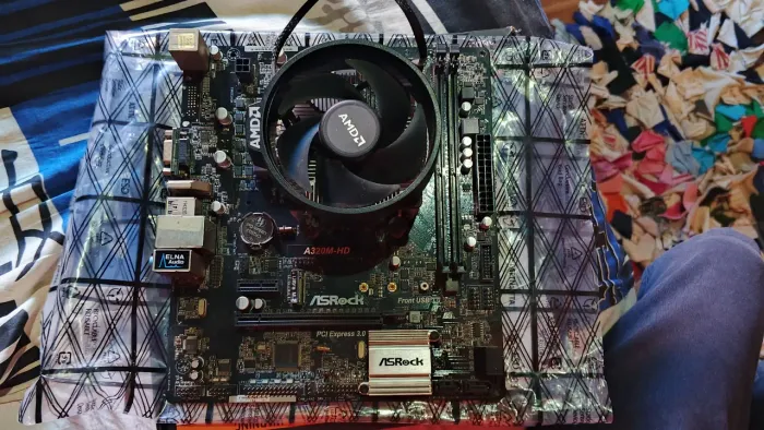 Kit DRR4 Ryzen 5 3400G + Placas ASRock (defeito)