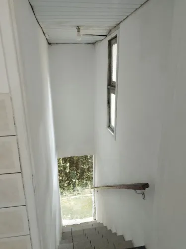 Alugo casa de 2 quartos 