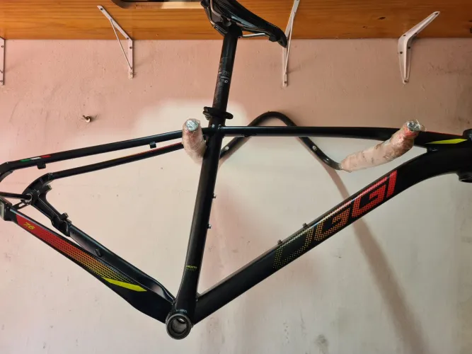 Quadro OGGI 7.6 BOOST TAMANHO 17