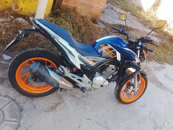 Vende se cb Twister ano 2020 toda quitada no meu nome valor 18.000