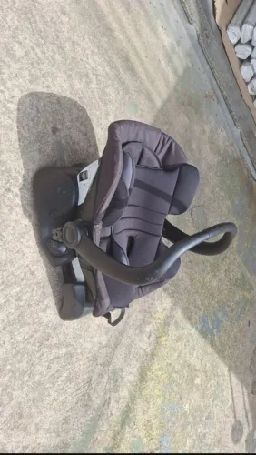 Bebê conforto com base e redutor