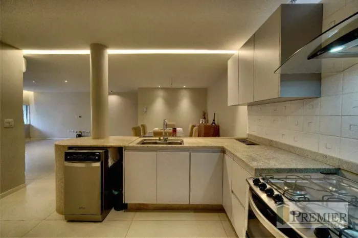 Apartamento com 3 dormitórios à venda, 147 m² por R$ 1.900.000,00 - Asa Sul - Brasília/DF