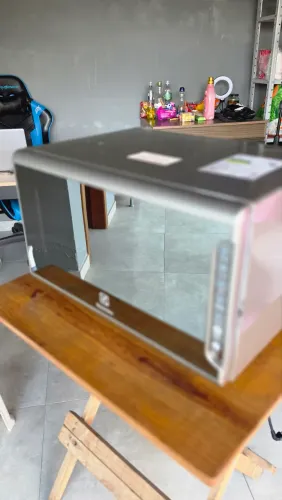Microondas Eletrolux espelhado 127v