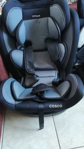Vendo cadeirinha de bebê até 36 kg marca Cosco