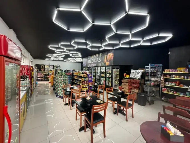 Linda conveniência em Arujá. Ref: 2368