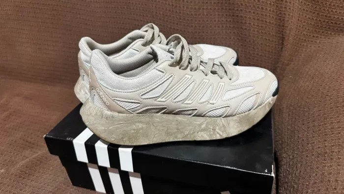 Tênis Adizero Aruku