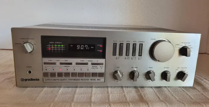 Receiver Gradiente model 1660