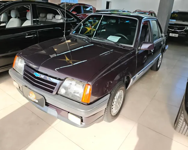 Chevrolet Monza Classic SE 2.0 /mpfi E EFI 2P E 4P 1990