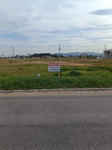 Vende-se terreno na Avenida Rui Barbosa, Bairro Santo Antônio de Pádua, Tubarão/SC.