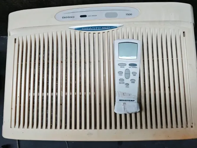 Ar condicionado Brastemp 7500Btus - defeito intermitente (esfria e para)