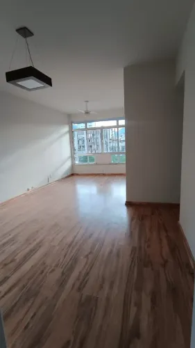 Alugo apartamento muito bem localizado