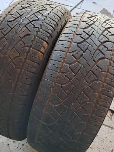 2 PNEUS PIRELLI SCORPIONS 225/60/18 (..70% BORRACHA..)