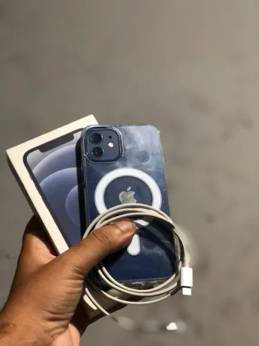 iPhone 12 azul