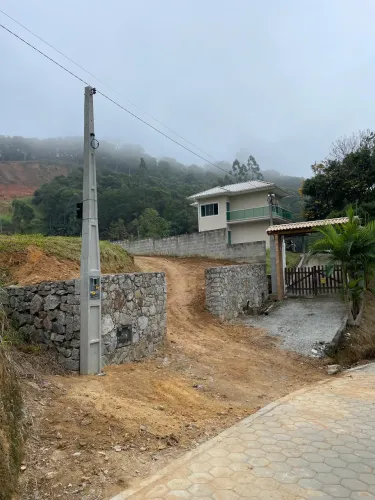 Terreno am Águas mornas