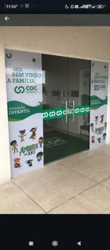 Adesivo perfurado