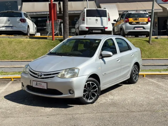 Toyota Etios X Sedan 1.5 Flex 16V 4P Mec. 2014