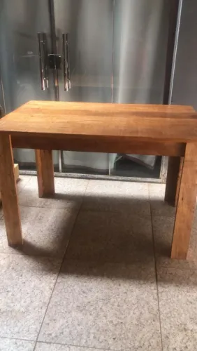 Mesa de jantar madeira 