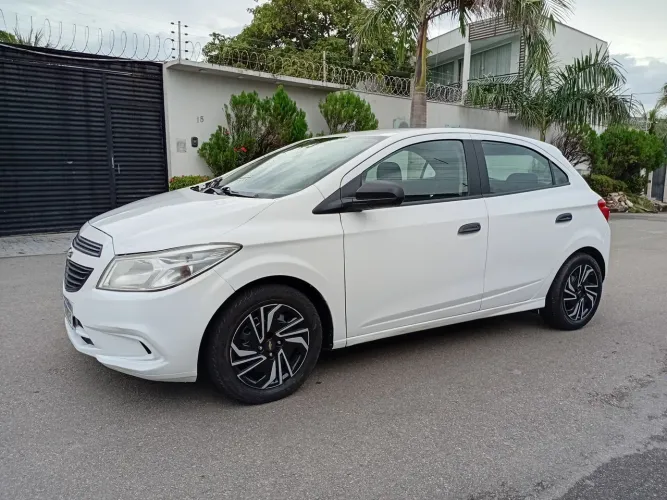 Chevrolet Onix JOY Hatch 1.0 8V Flex Mec. 4P 2018