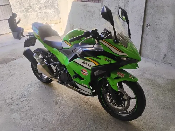 Kawasaki Ninja 500 SE 2025