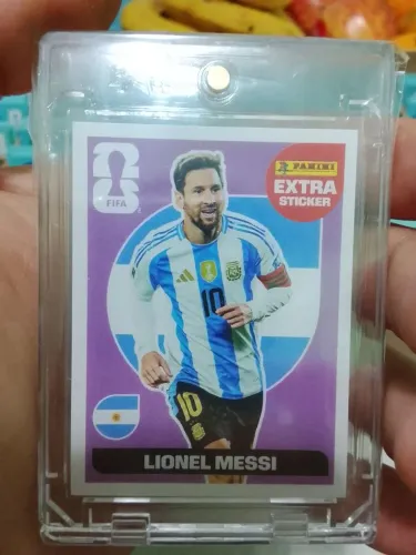 Messi Legend Lilás 2026 (Extra Sticker)