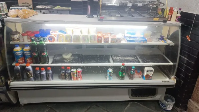 Vitrine expositora 1.80 de comprimento 