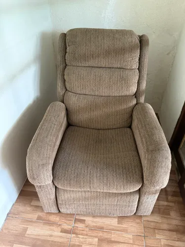 Poltrona Reclinável Confortável - Ótimo Estado - Sem rasgos