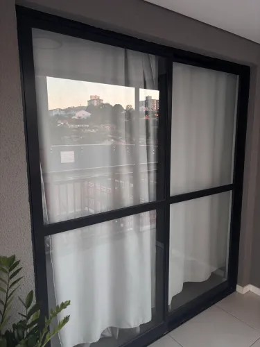 Porta de Alumínio de Correr Preta - 1,95 x 2,13 m