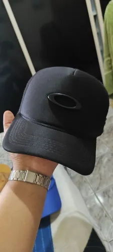 Boné Oakley Trucker Preto.