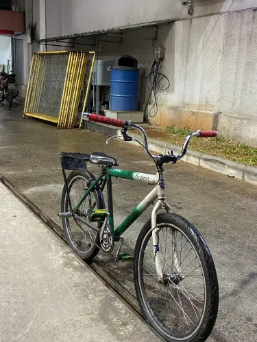 Vende-se bicicleta aro 24 por 400,00