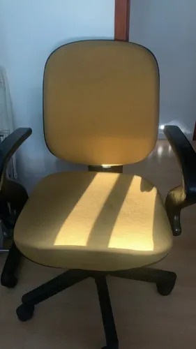 Cadeira de escritório giratória