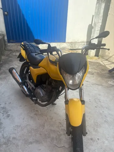 Titan 150 amarela 2013