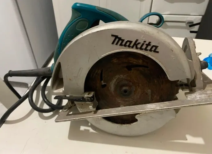 Serra circular Makita 5007N