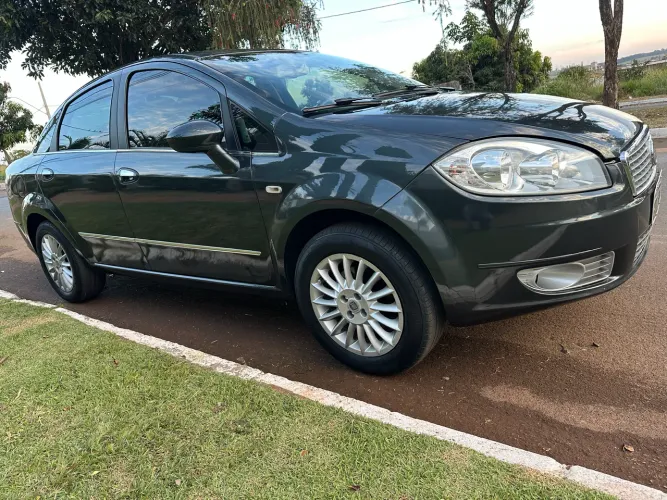 Fiat Linea Absolute 1.9/1.8 Flex Dualogic 4P 2010