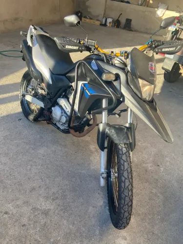 Xre 300 sem detalhes